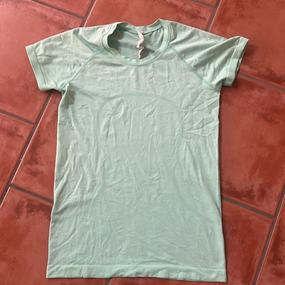 Lululemon run swiftly tee